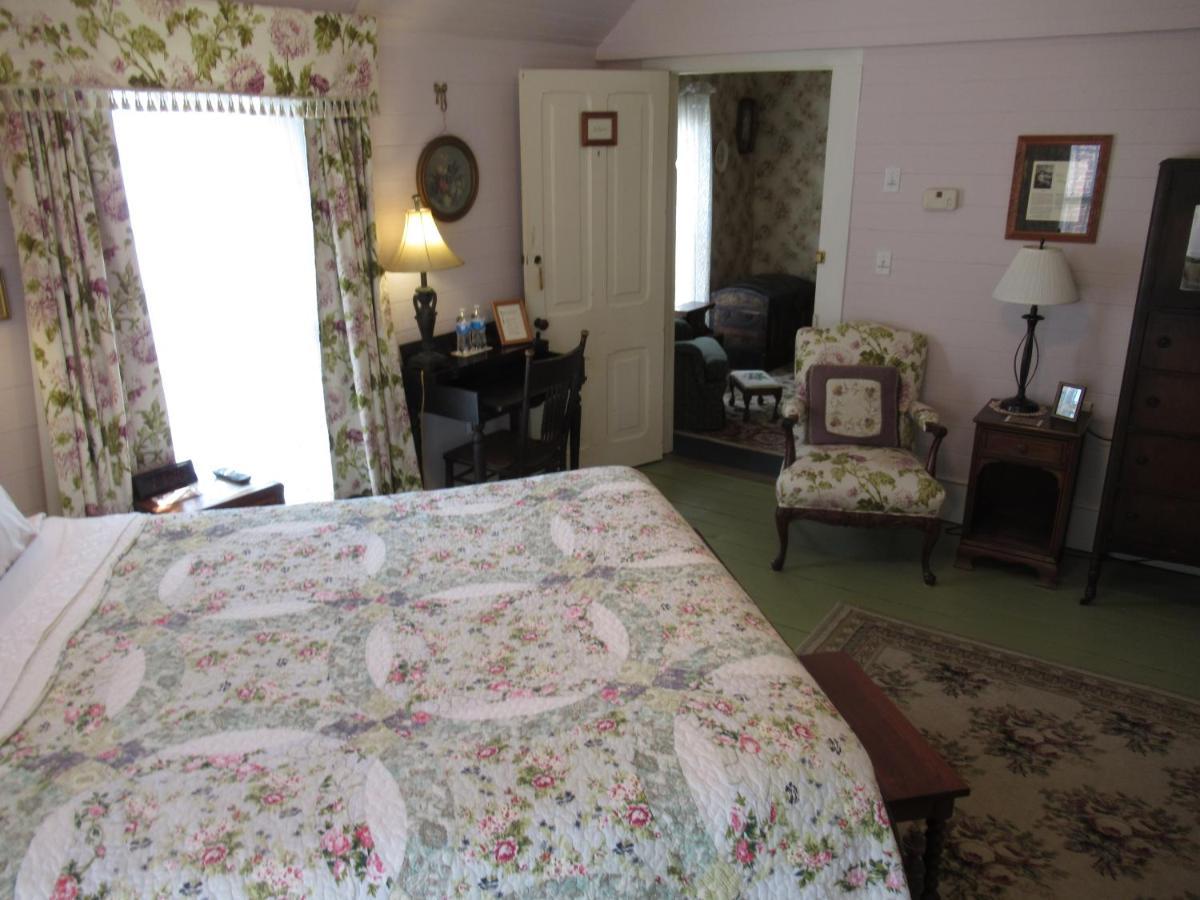 Carrier Houses Bed & Breakfast Rutherfordton Exterior photo