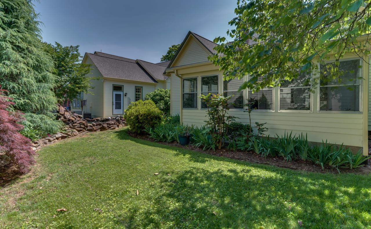 Carrier Houses Bed & Breakfast Rutherfordton Exterior photo