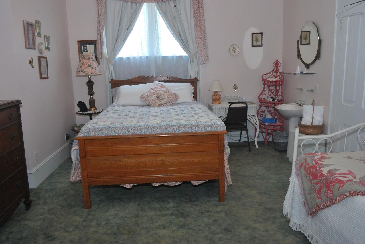 Carrier Houses Bed & Breakfast Rutherfordton Exterior photo
